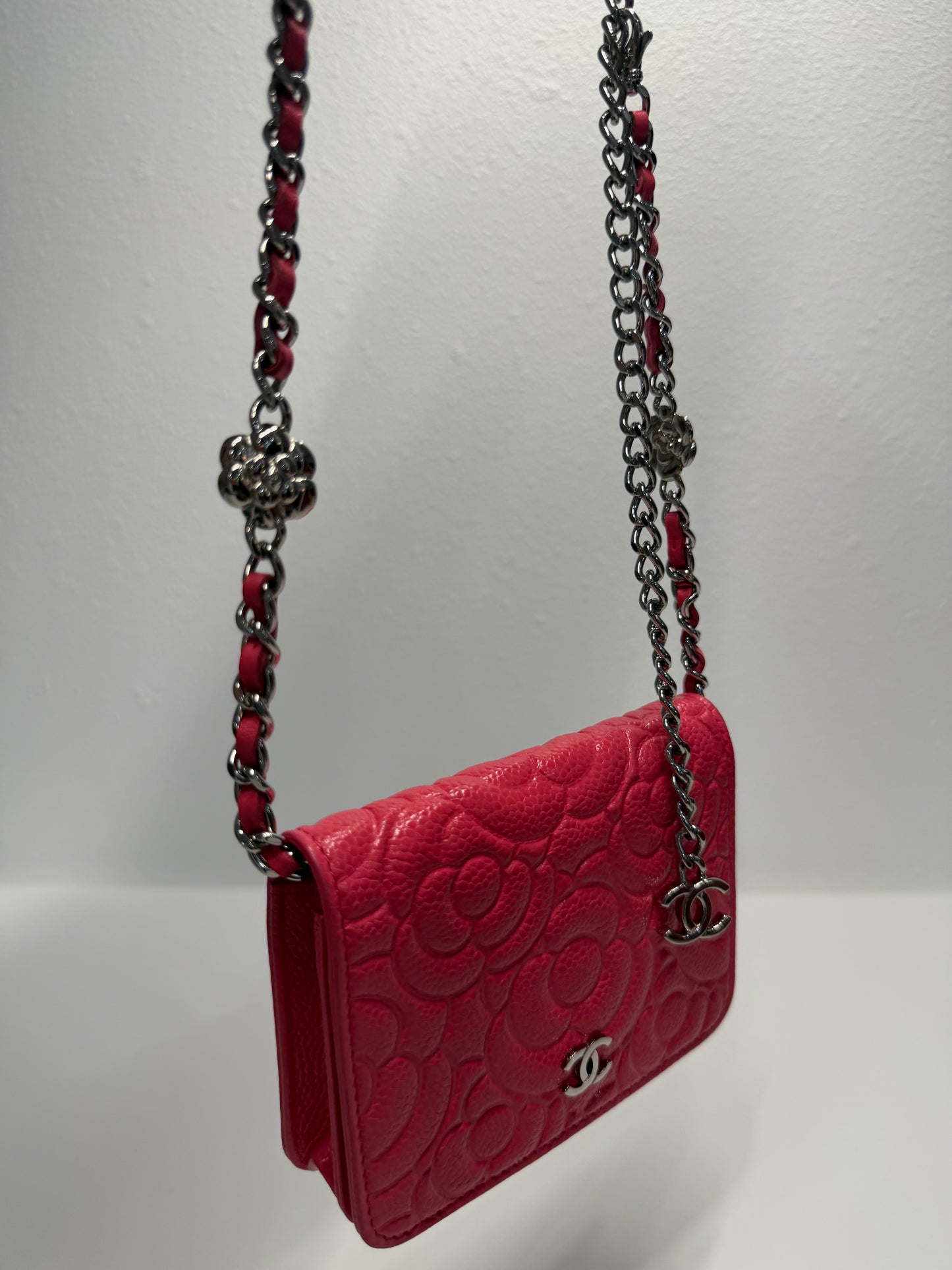 Chanel camellia wallet chain