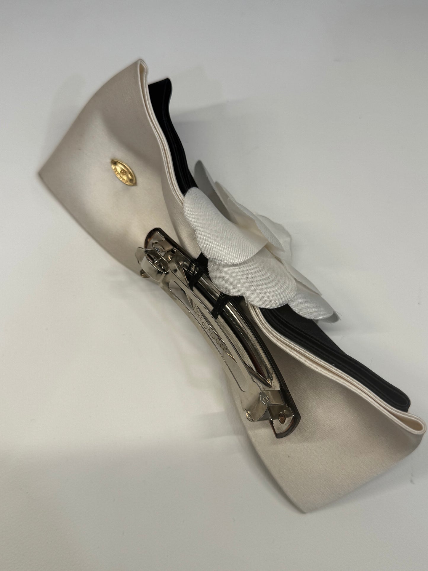 Chanel bow