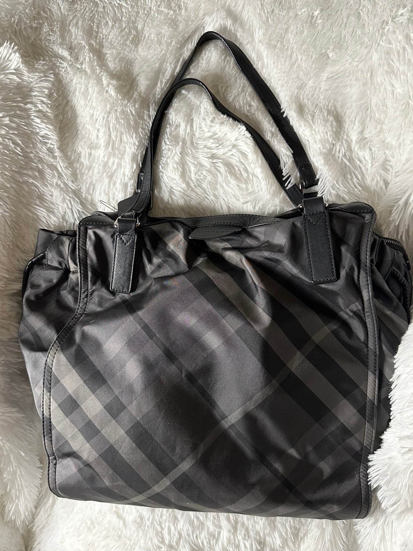 Burberry tote