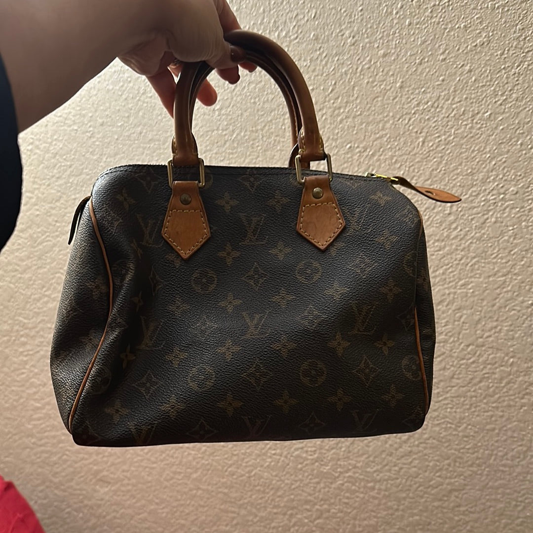 Louis Vuitton Speedy 25 SP0054