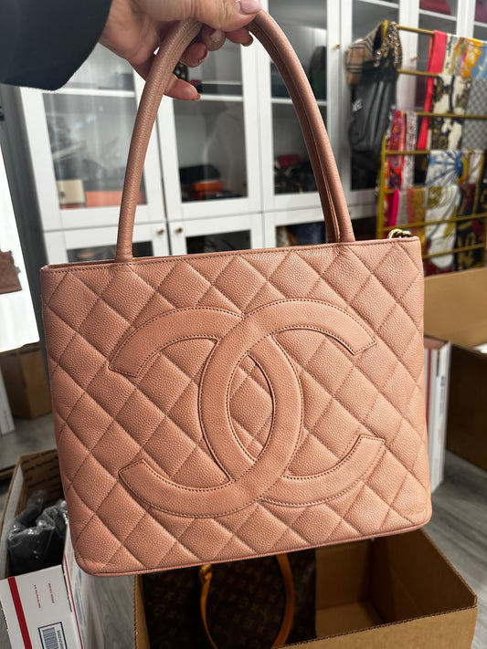 Chanel medallion tote caviar