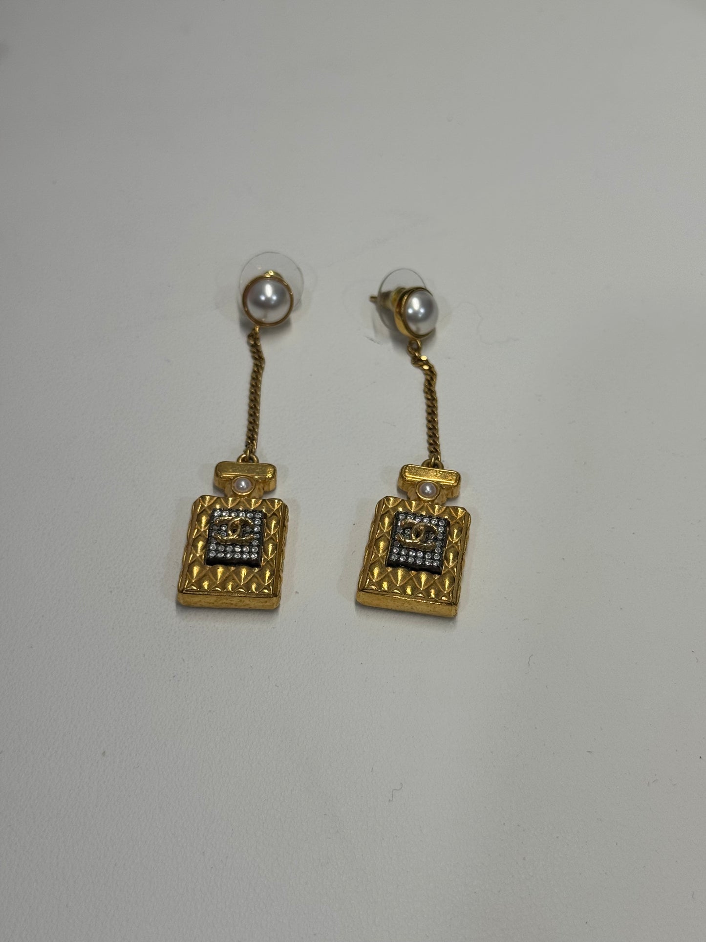 Chanel dangle perfum