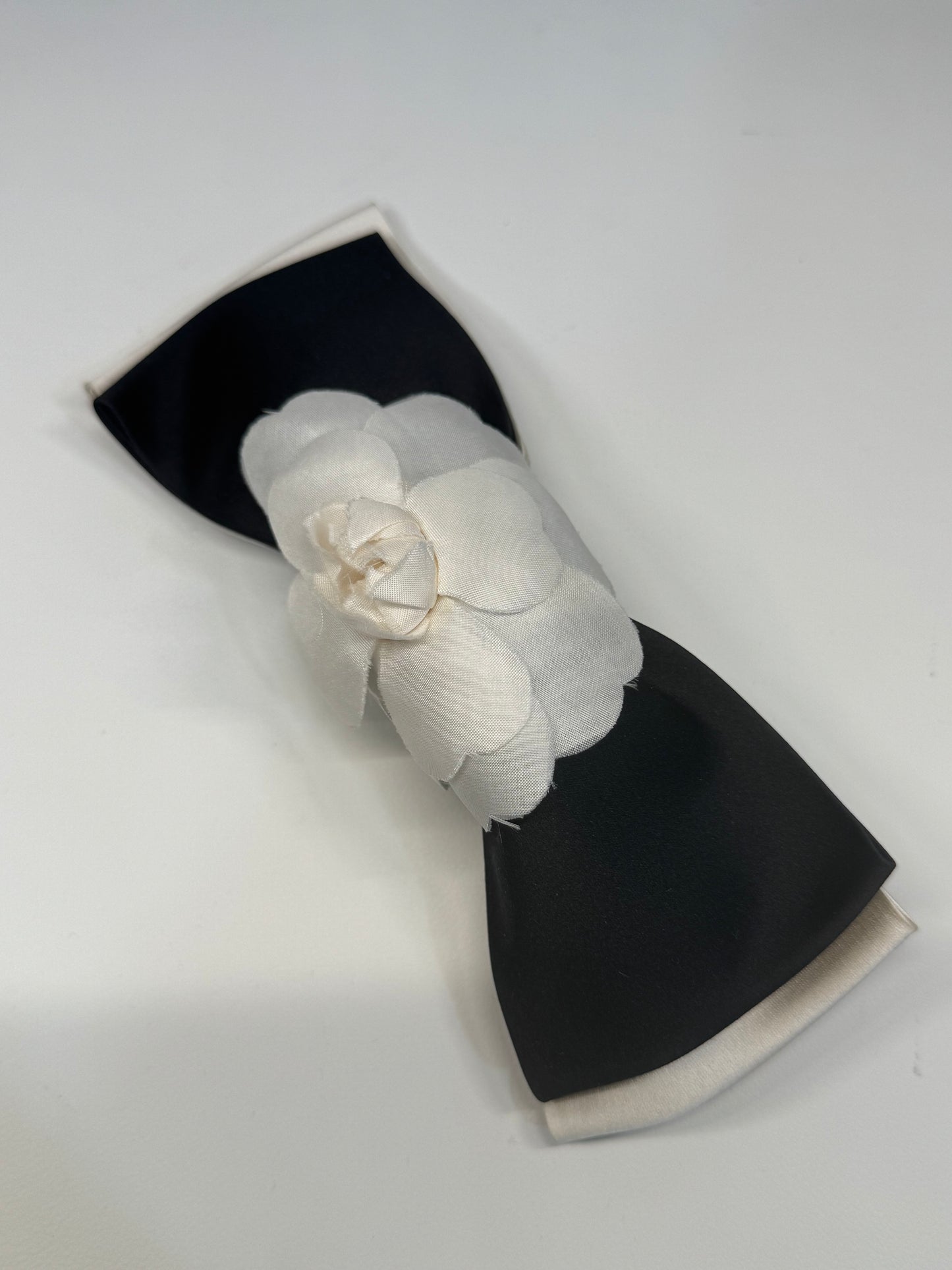 Chanel bow