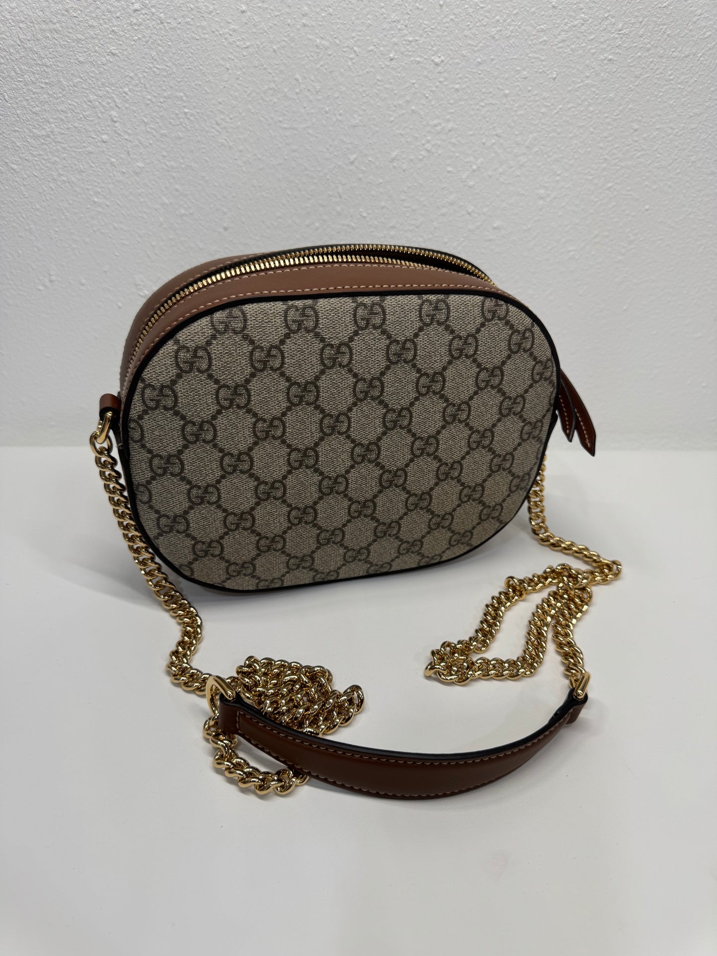 Gucci supreme chain bag