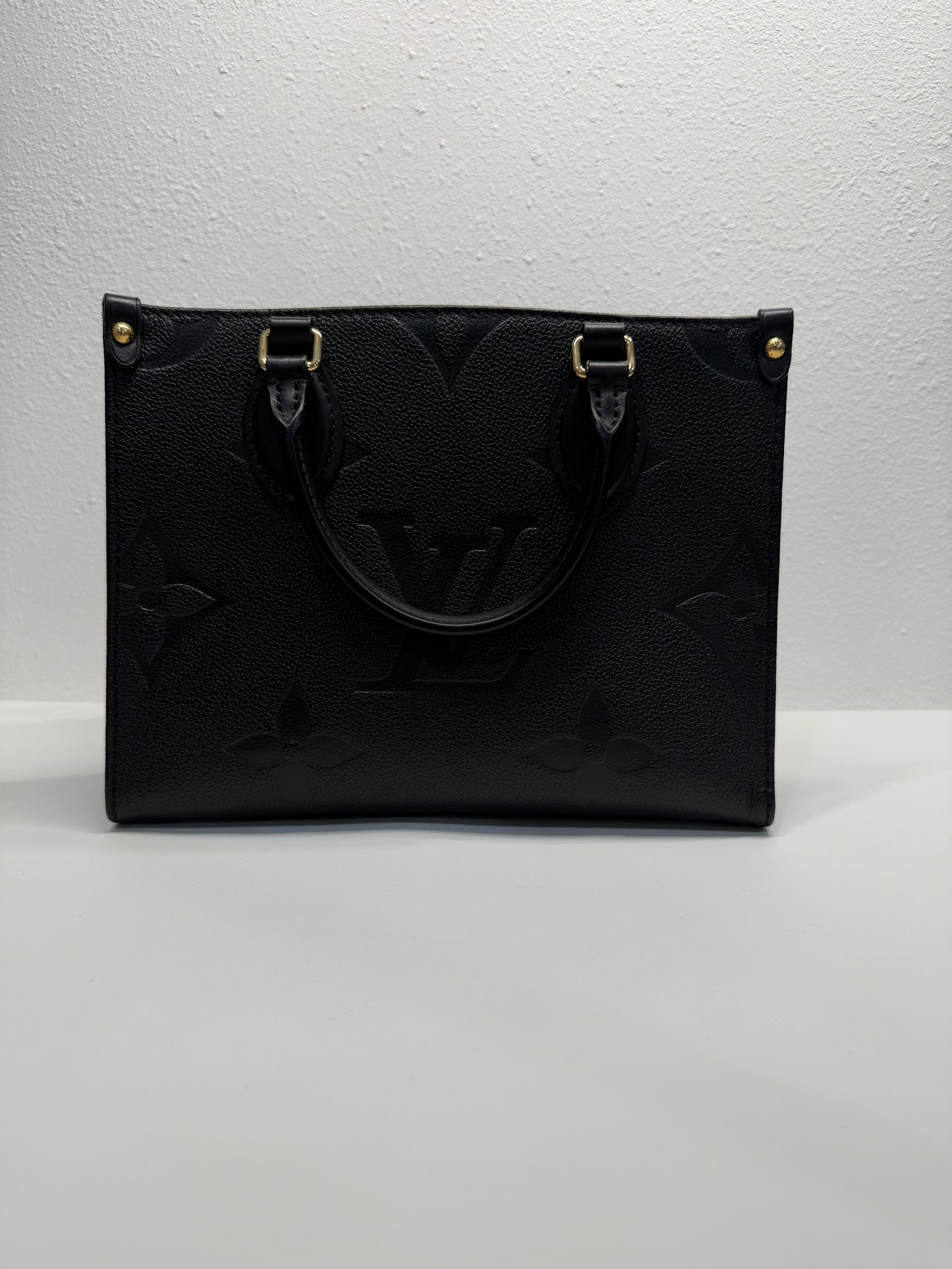 Louis Vuitton on the go pm