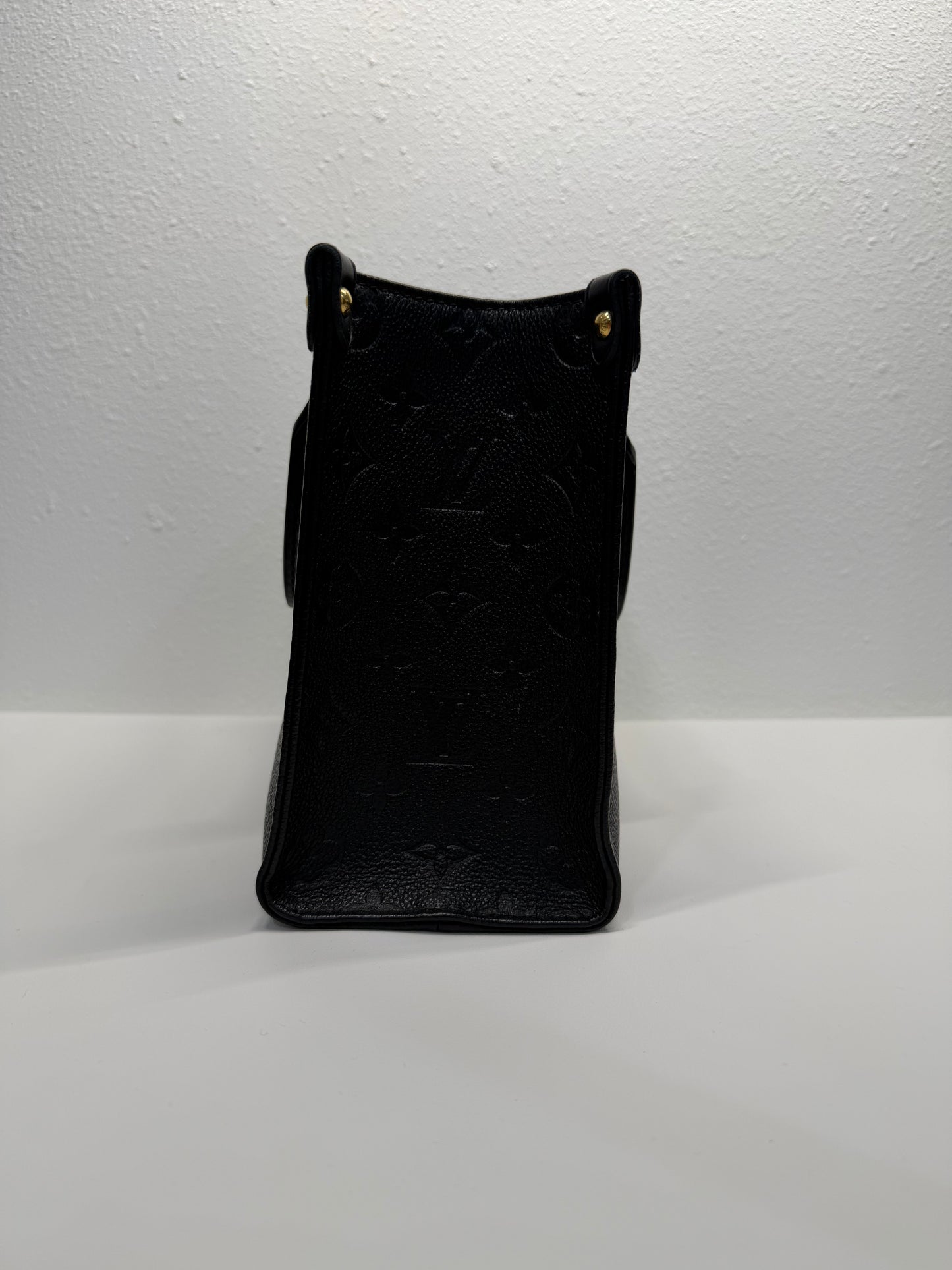 Louis Vuitton on the go pm