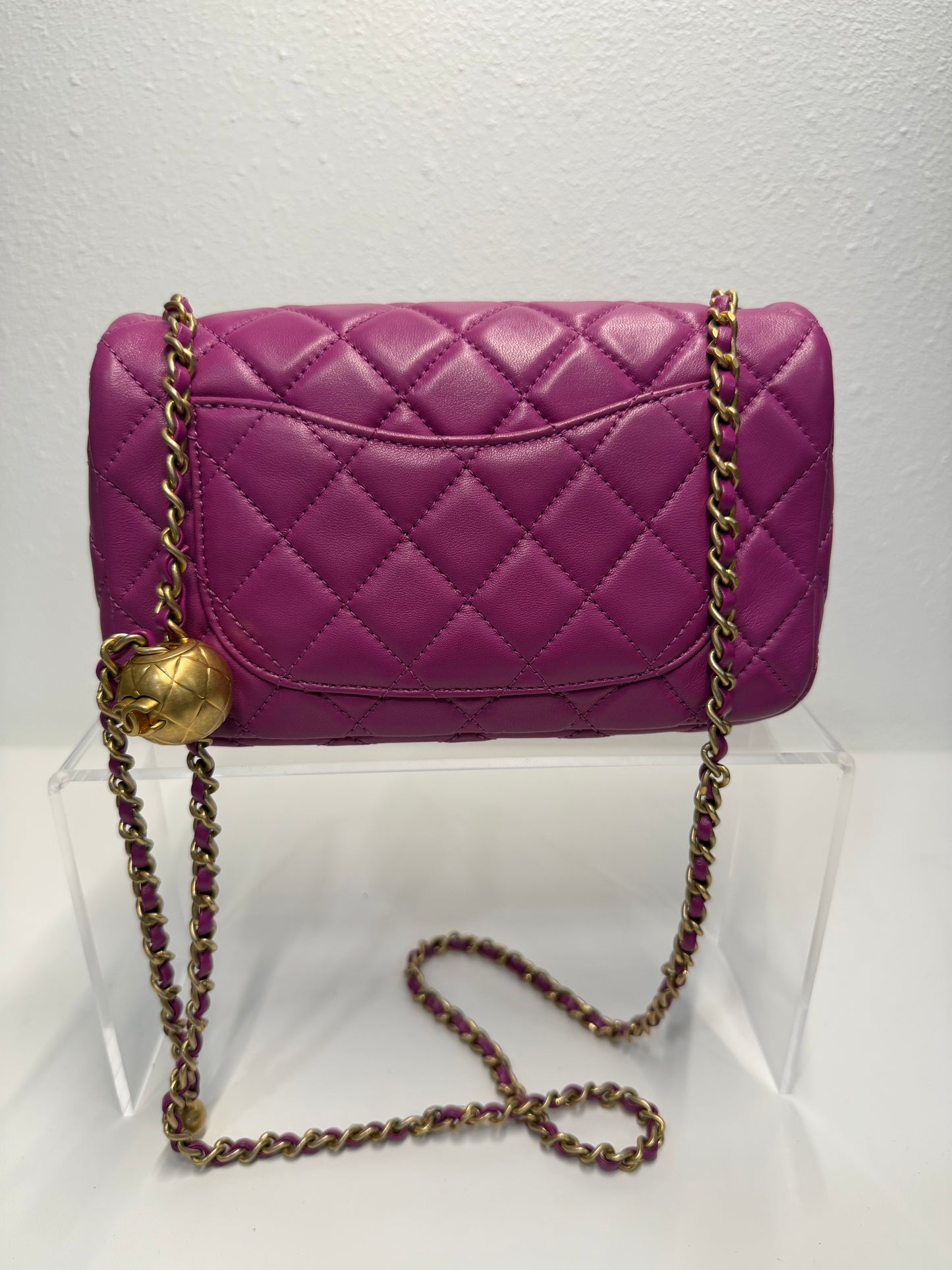 Chanel pearl crush