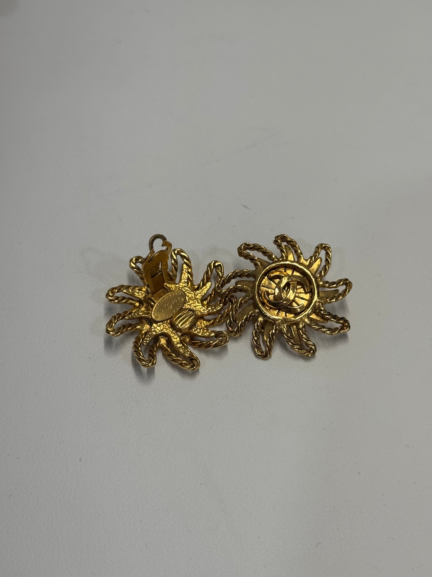 Chanel twist sun