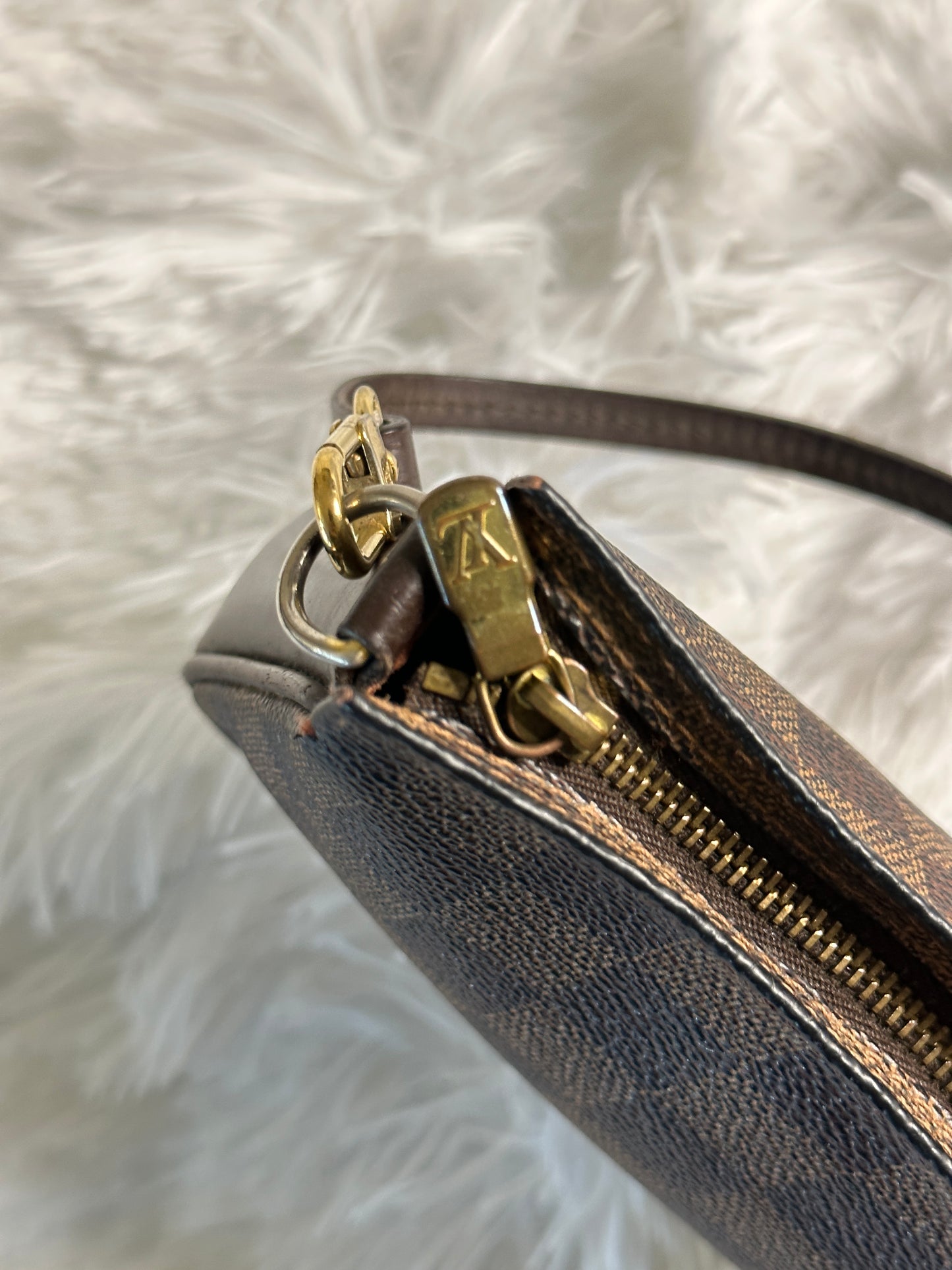 Louis Vuitton Pochette Ebene