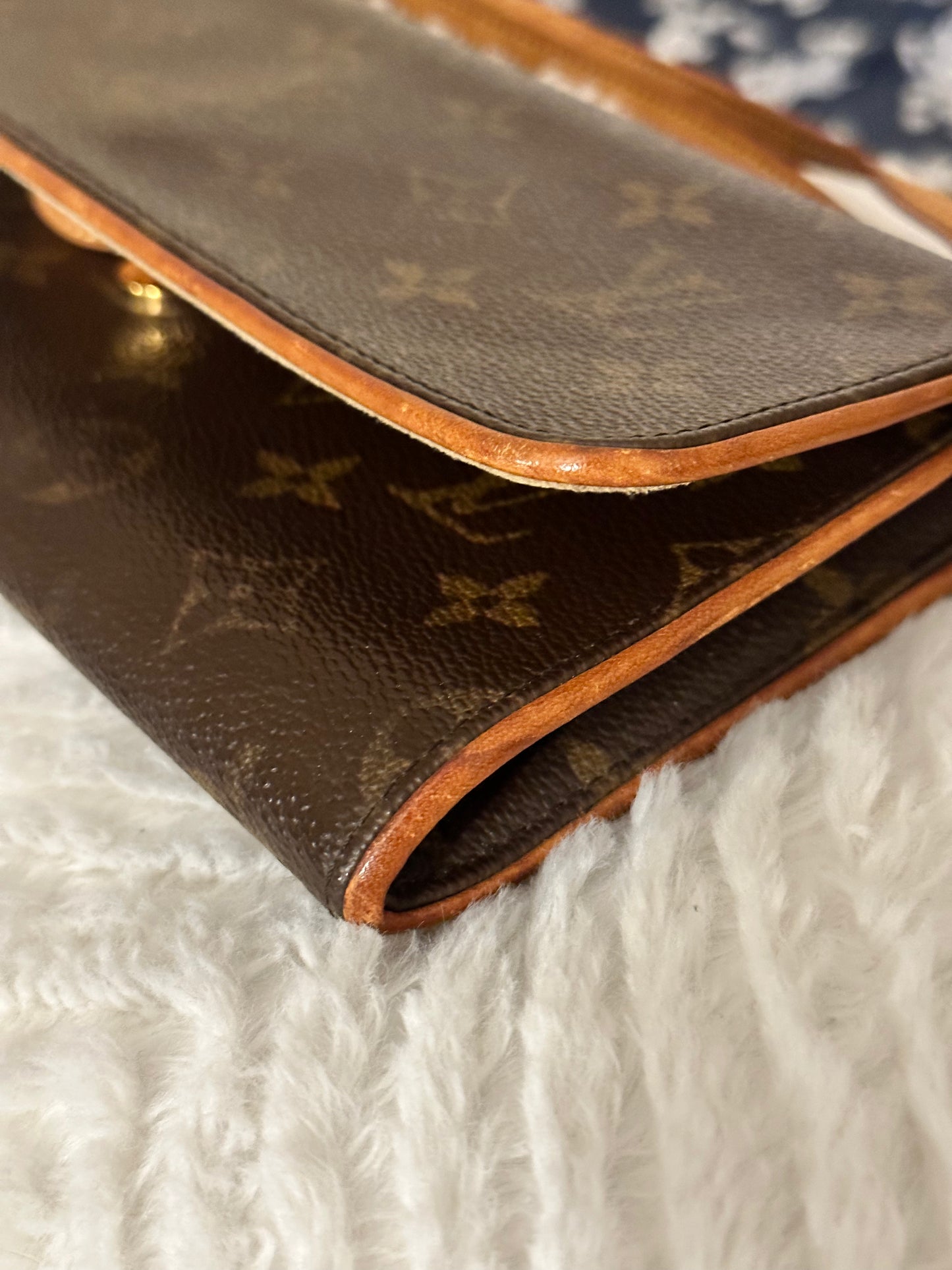 Preloved Louis Vuitton Twin Pochette Monogram