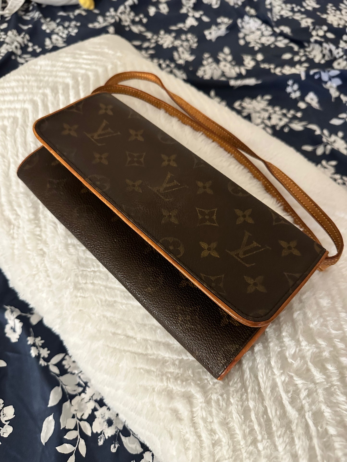 Preloved Louis Vuitton Twin Pochette Monogram