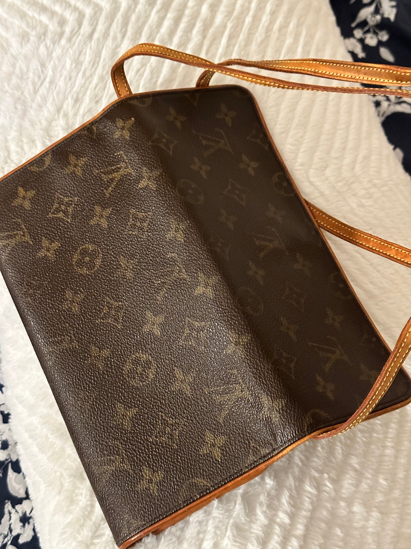 Preloved Louis Vuitton Twin Pochette Monogram